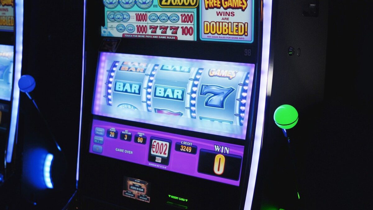 ONLINE SLOT GAMBLING AND ITS WAYS